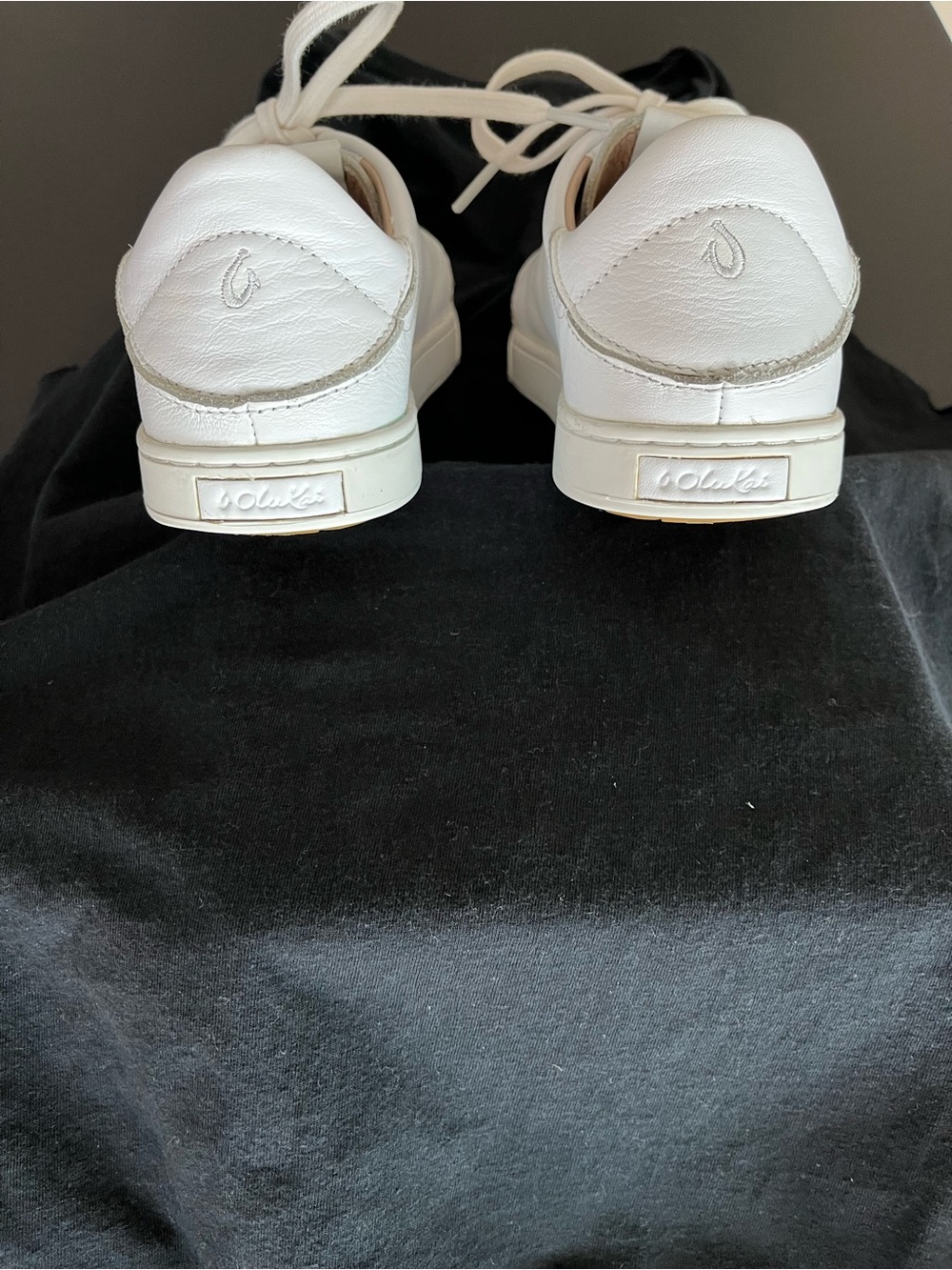 OluKai Pehuea Li ‘ILI Premium Island Inspired White Leather Sneakers Size 8 - Picture 8 of 12